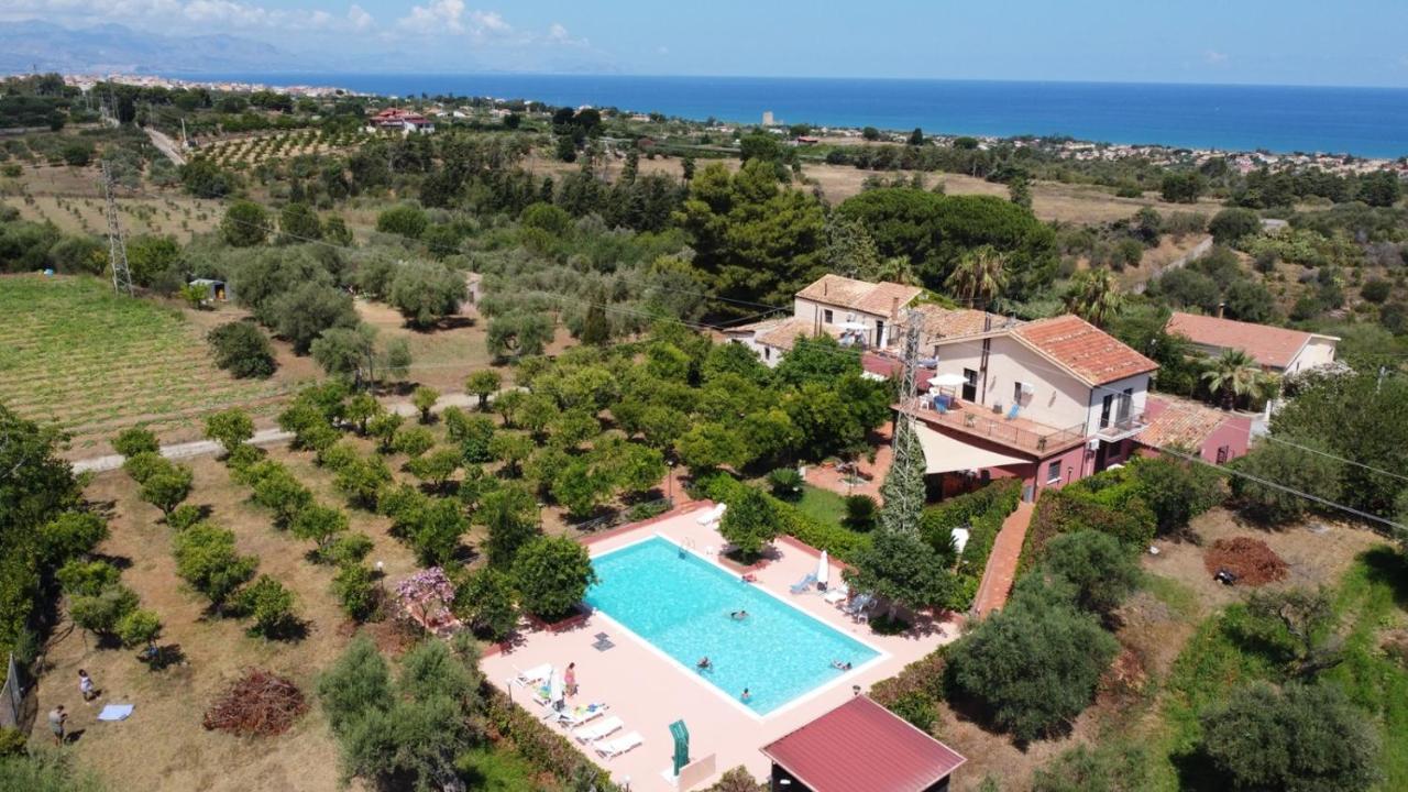 Il Casale Il Sole E La Margherita Campofelice Di Roccella Eksteriør bilde