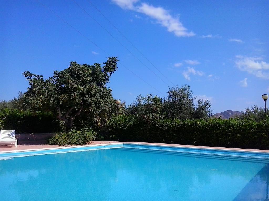 Il Casale Il Sole E La Margherita Campofelice Di Roccella Eksteriør bilde